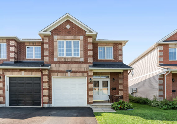 ORLEANS | FALLINGBROOK | TOWNHOUSE FOR SALE