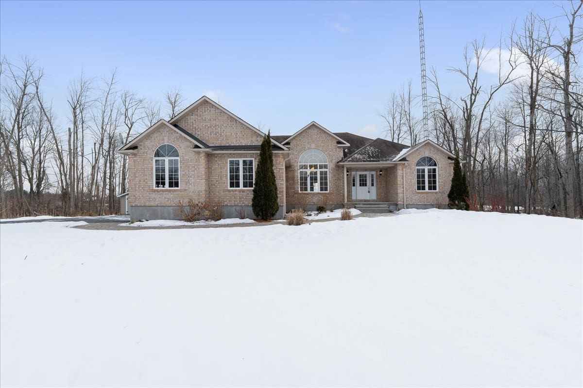 Osgoode Bungalow for Sale 5910 Wood Duck Dr Pilon Group