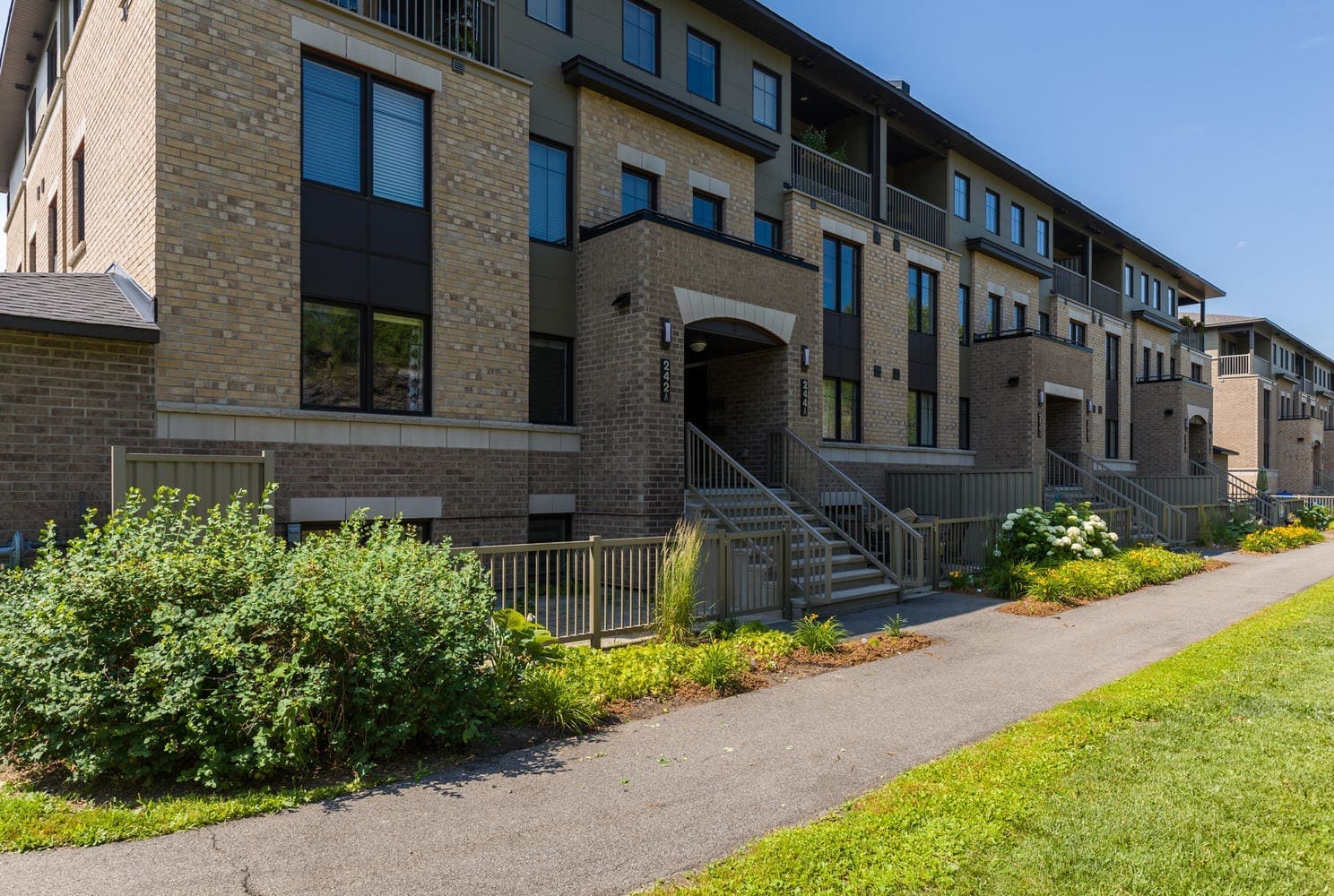 Orleans Quarry Glen Condo For Sale 242A Titanium Pilon Group