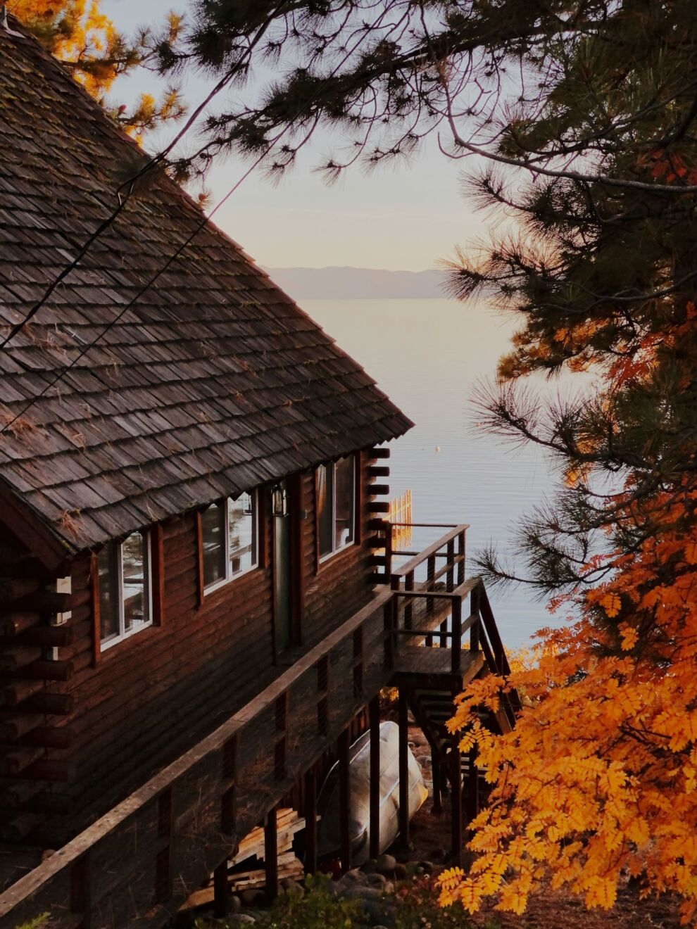 Why You Should Buy a Cottage in the Fall